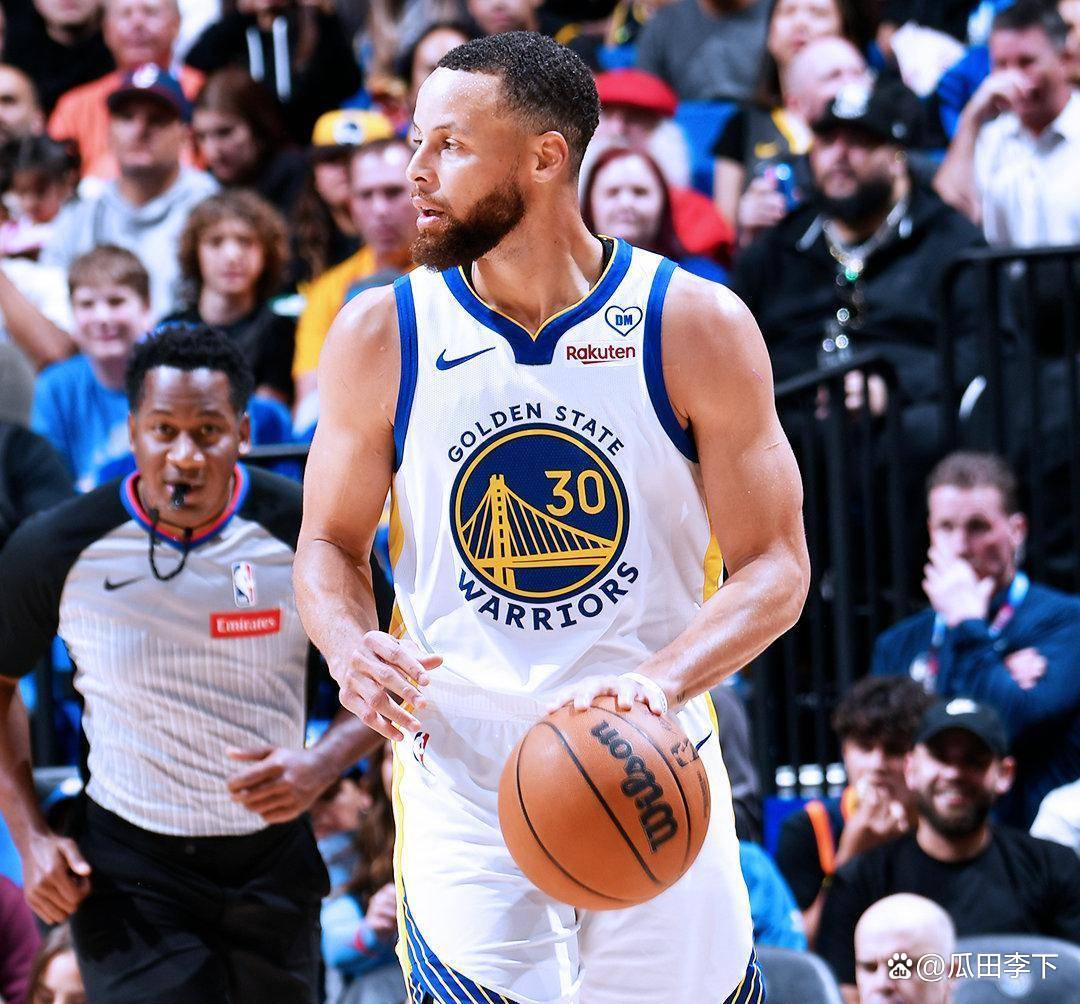 包含从那不勒斯篮板制胜到库里连续十场比赛得分超过状态火爆，孟菲斯灰熊清晨临场应变的词条