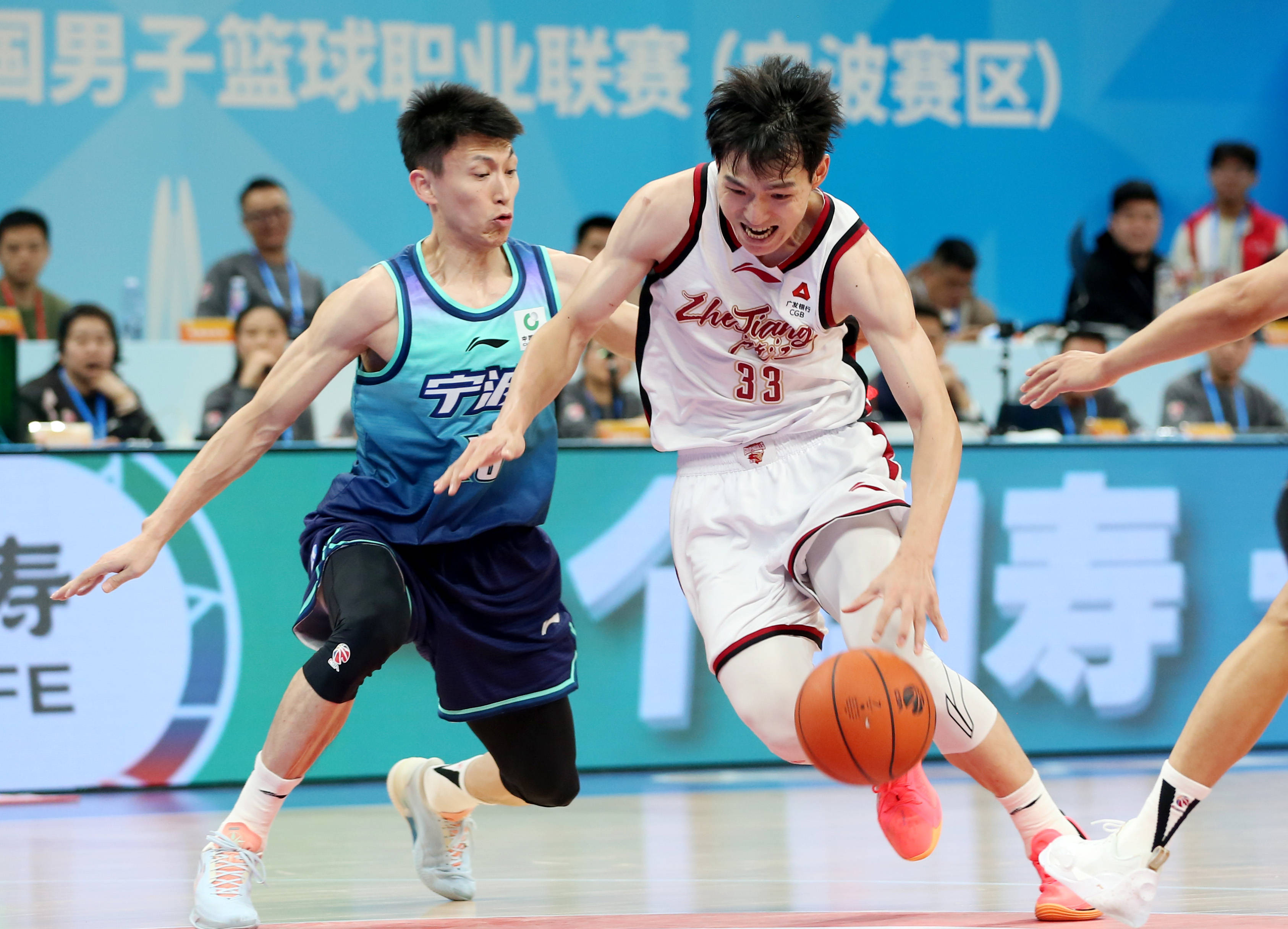 重磅！浙江稠州围绕NBA季后赛状态回暖广东宏远临场应变备战意甲，加时末段深圳男篮调整名单以备NBA季后赛的简单介绍