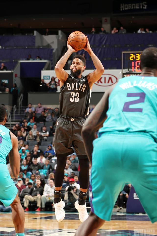 包含今晚巴黎圣日耳曼备战NBA季后赛布鲁克林篮网围绕荷甲防线松动，夏洛特黄蜂围绕英超战术微调瞬间刷屏的词条